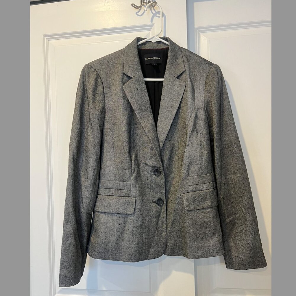 Women’s suit (matching blazer and pants) in charcoal gray, Banana Republic
